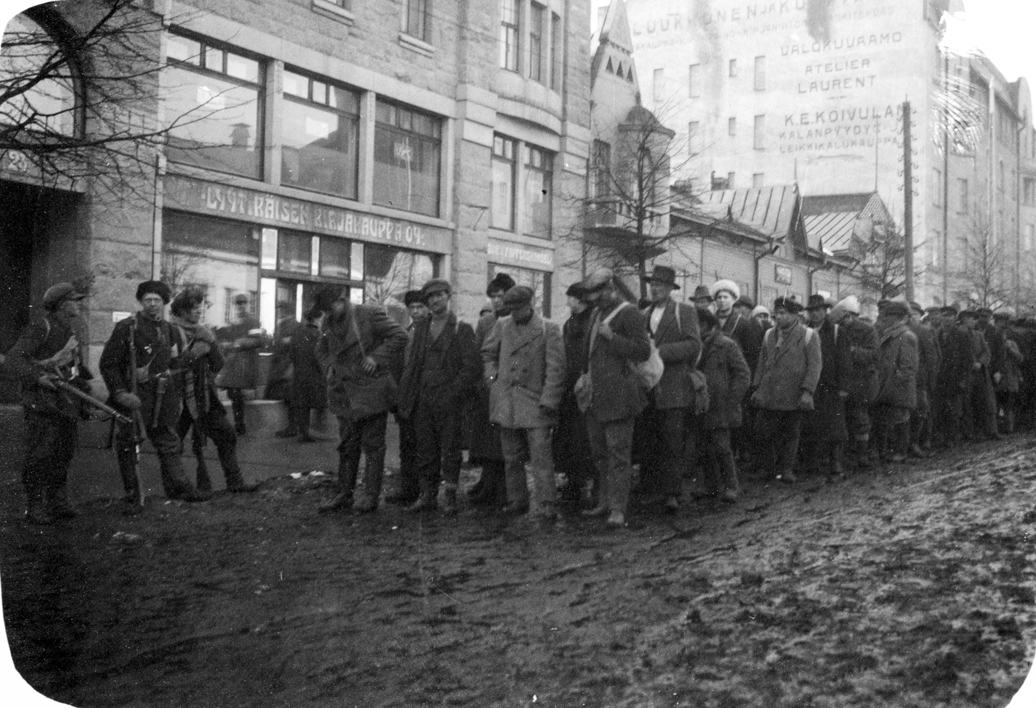 Captured red in Tampere (26364615374) - The location is Hämeenkatu 25. CC-BY Tampere 1918, photographer unknown, Vapriik photo archive. Finnish Civil War 1918, Photographer unknown, Vapriikki Photo Archives.