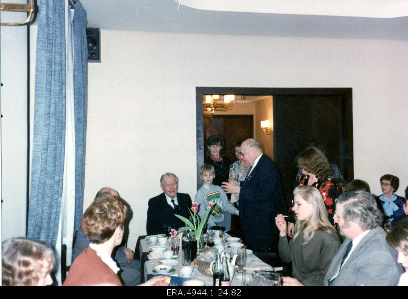 Ernst Jaakson at the "Rataskaeva" hotel in Tallinn at the meeting of the relatives of the administrative judge of the United States Väino Riismandel.