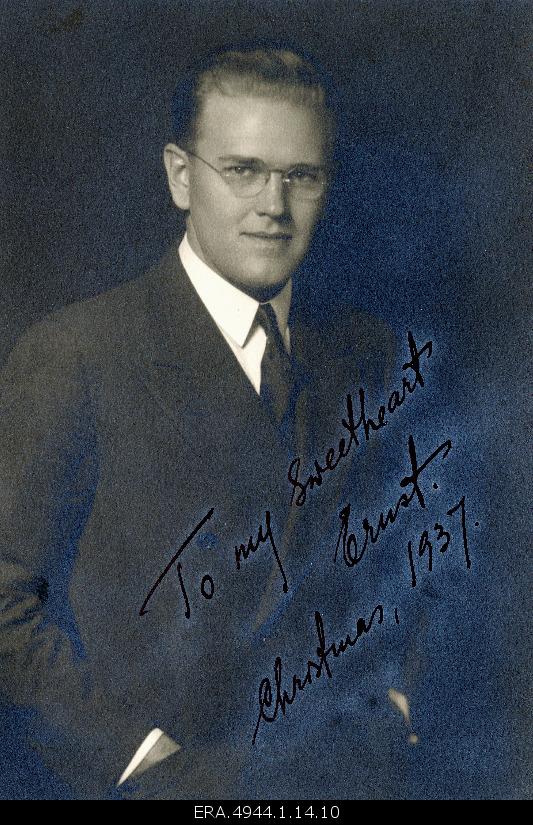 A portrait from Ernst Jaaksonis.