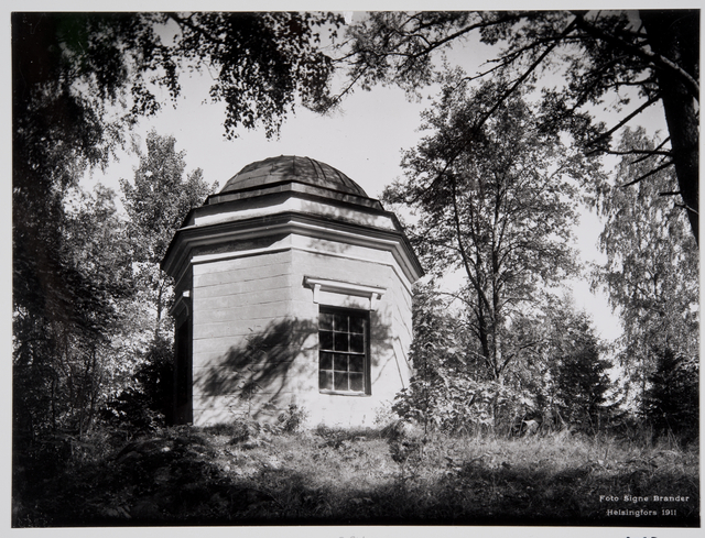 Herttoniemi Manor's funeral house designed by C.L. Angel