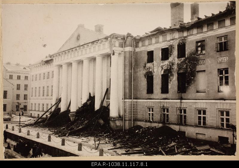 Fire at the main building of Tartu State University, University 18 - event date 21.12.1965. View of the main building of the TRÜ.