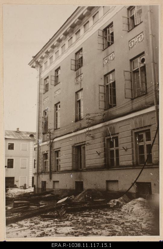 Fire at the main building of Tartu State University, University 18 - event date 21.12.1965. View of the main building of the TRÜ University. On the left side side.