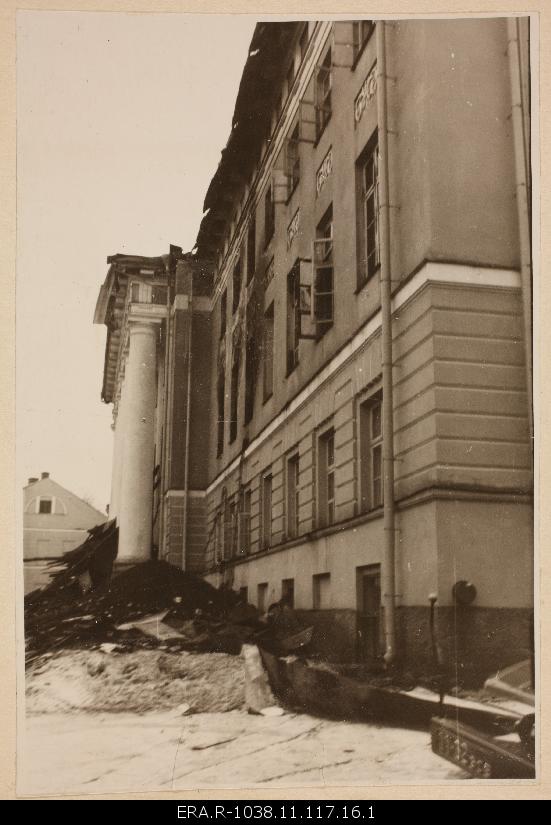 Fire at the main building of Tartu State University, University 18 - event date 21.12.1965. View on the front of the main building of TRÜ.