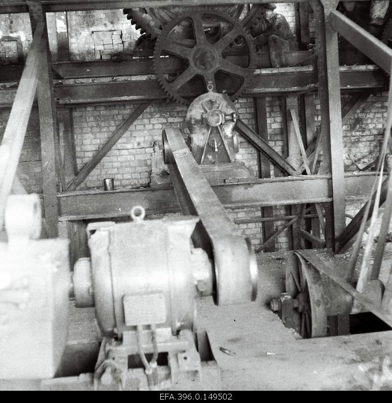 Restoration of the installation of Kohtla Põlevkivikombination, broken by the German occupation forces during World War II.