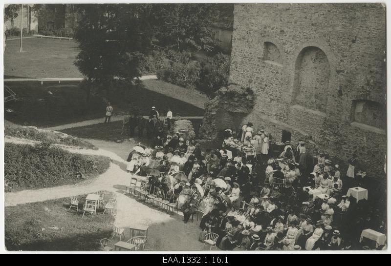 Announcement of the event held on 29 April 1909 in Haapsalu Castle and the company that participated in it