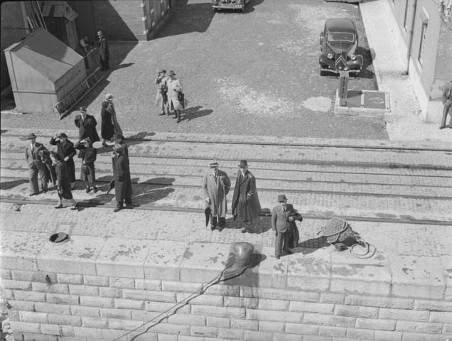 In the port to receive Tuure V and Witt.