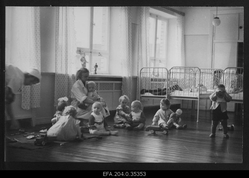 One group room in Pärnu's new children's day house.