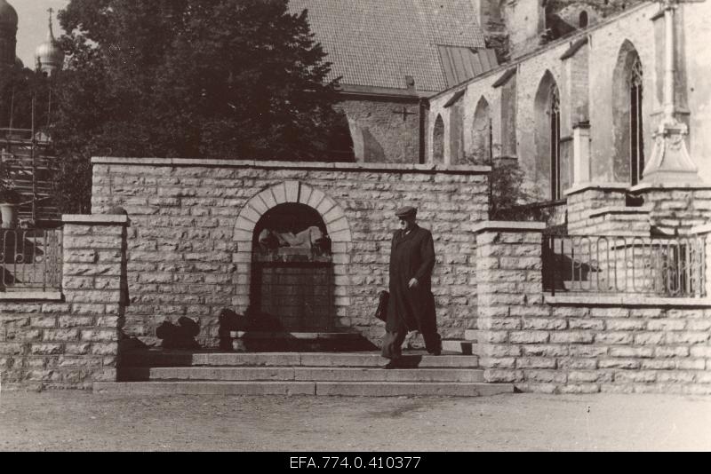 The staircase leading to the Church of Niguliste by Harju Street.