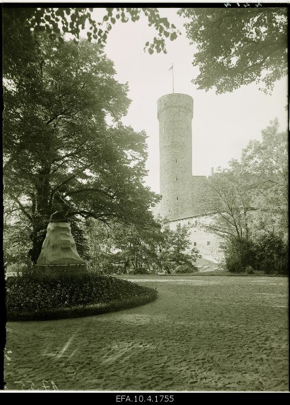 A. Weizenberg sculptureLinda Lindamäel.