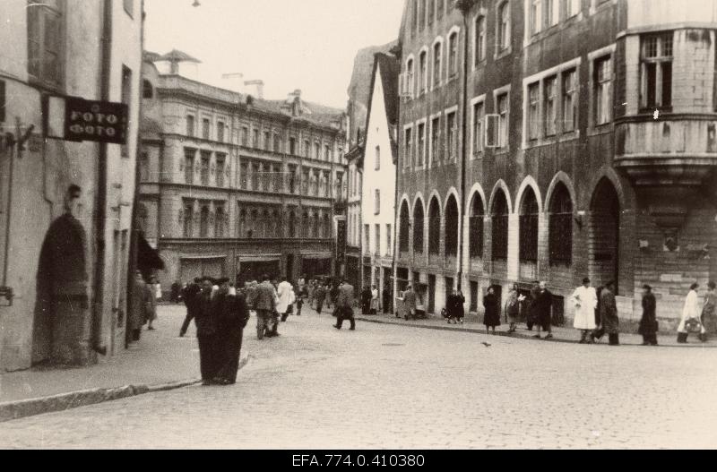 View of the Niguliste Street by the Old Market and Viru Street crossing.