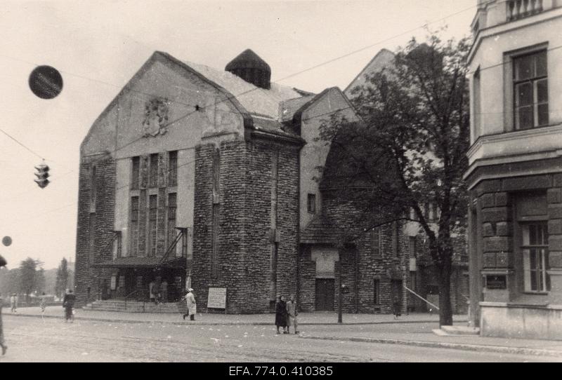 Drama Theatre building on Pärnu highway.