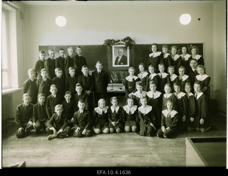 A group of French Luceum students.