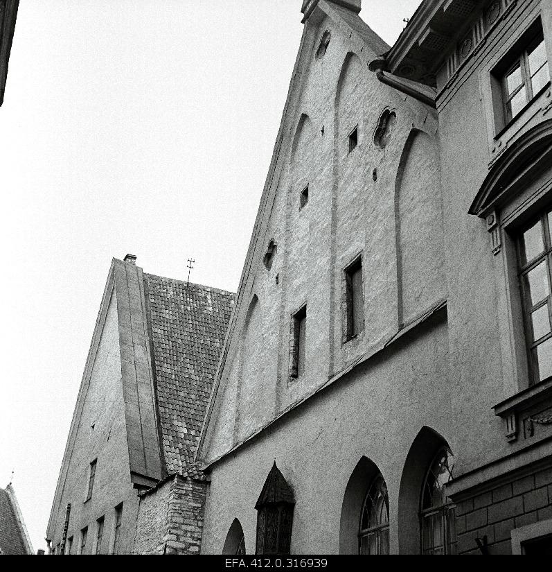 Houses on Pikal Street.