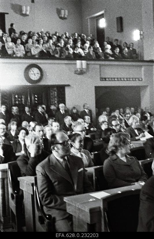 Congress of the Estonian Estonian Association of Writers. Writers from the left Jaan Kross and Ellen Niit.