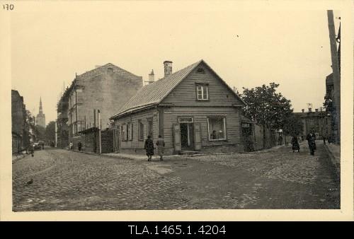 Big Roosikrantsi and Väike Pärnu mnt angle, dismantled in 1935.