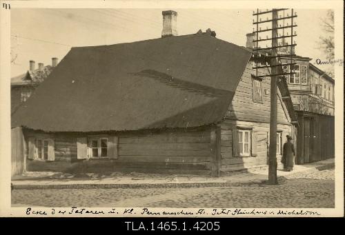 The house of Tatari and Väike Pärnu mnt corner, decapitated in 1935.