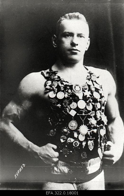 Georg Lurich in the paradise.