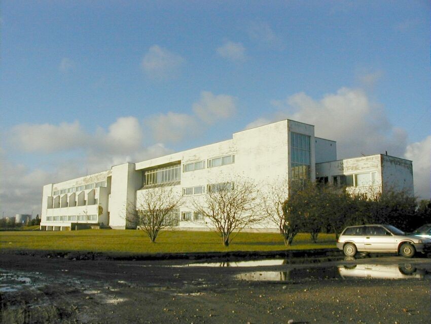 Administrative building in Kuressaare Ringtee 15 volume, facades and fuajee