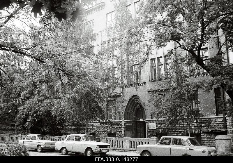 View of the building Tatari Street 21 b, where the painting artist Ants Laikmaa lived in 1914-1932 and writer Jakob Mändmets 1913-1928.