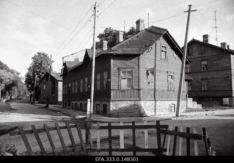 View on the crossroads of Salme and Uus-Kalamaja streets.