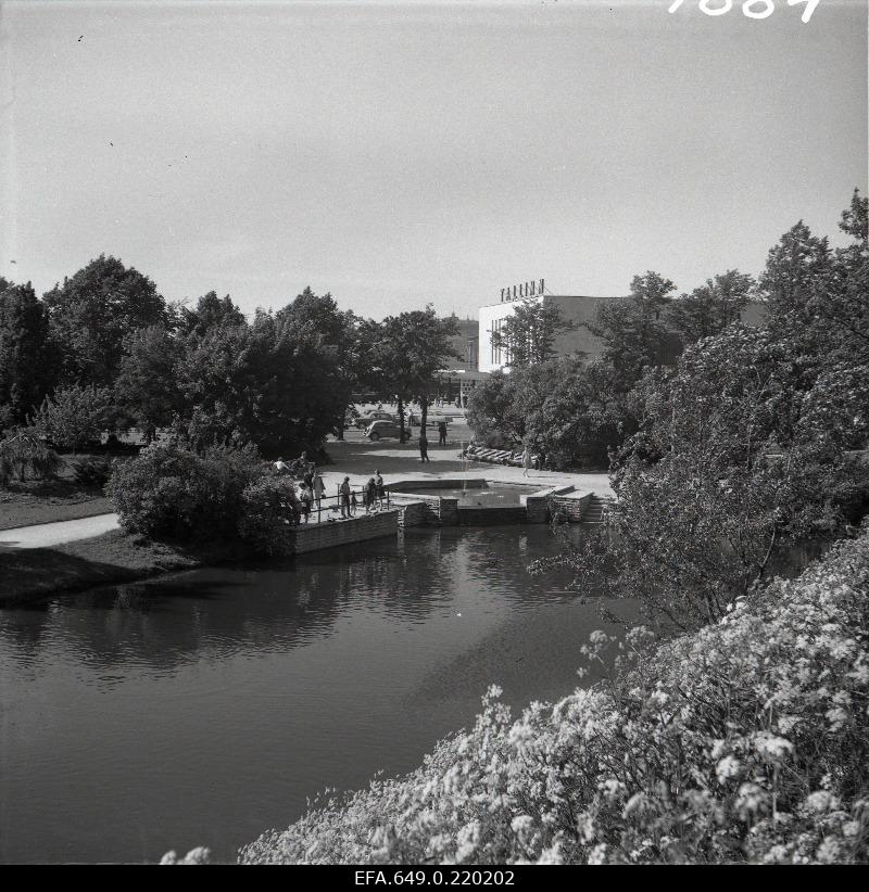 View from Toompea towards the Shnell tigu and the building of the Baltic Station.