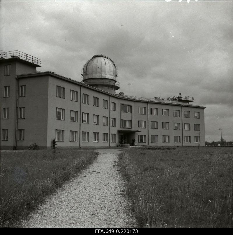 View of the main building of the Tõravere observatory.
