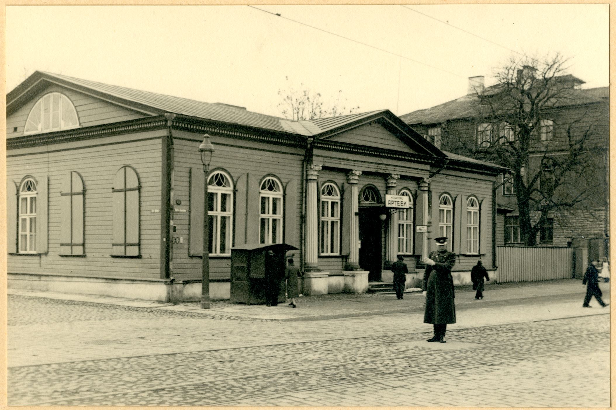 TLA 1465 1 552 Narva mnt 64, property no. 2777. Kadrioru pharmacy building 15 04 1939 Photographer Narva mnt 64, property no. 2777. Kadrioru pharmacy building - Narva mnt 64, property no. 2777. Kadrioru pharmacy building