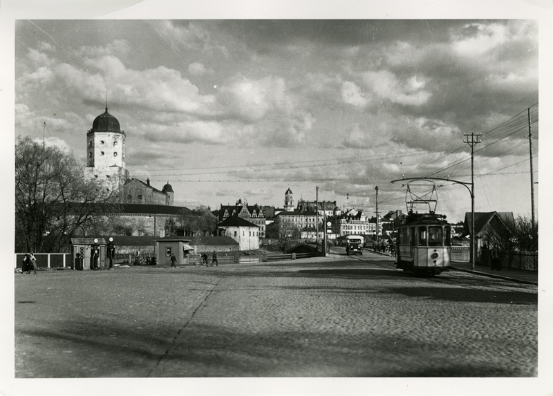 Viipur Castle and from Linnans to Siikaniementor; tram and car coming from the bridge