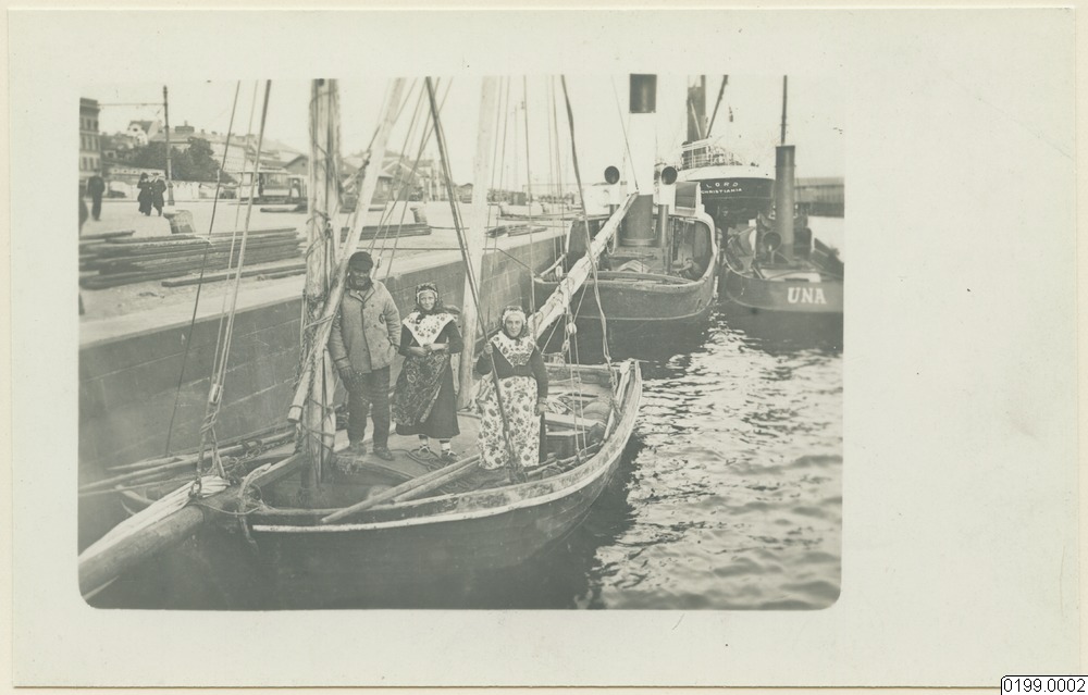 Båt, photographer, photograph@eng - Runö-båt i Riga hamn. - 0199.0002 - 1908 [?]