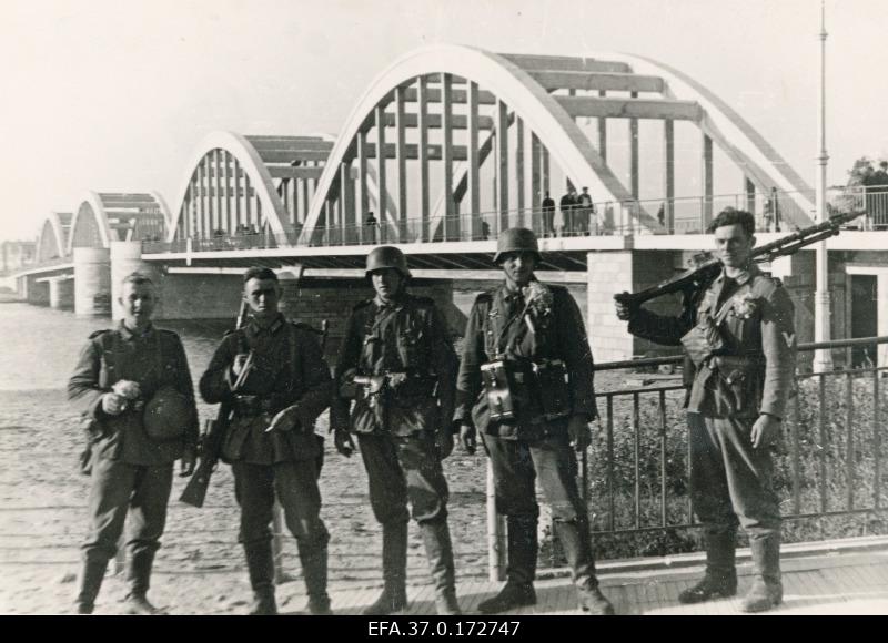 German soldiers at the bridge.