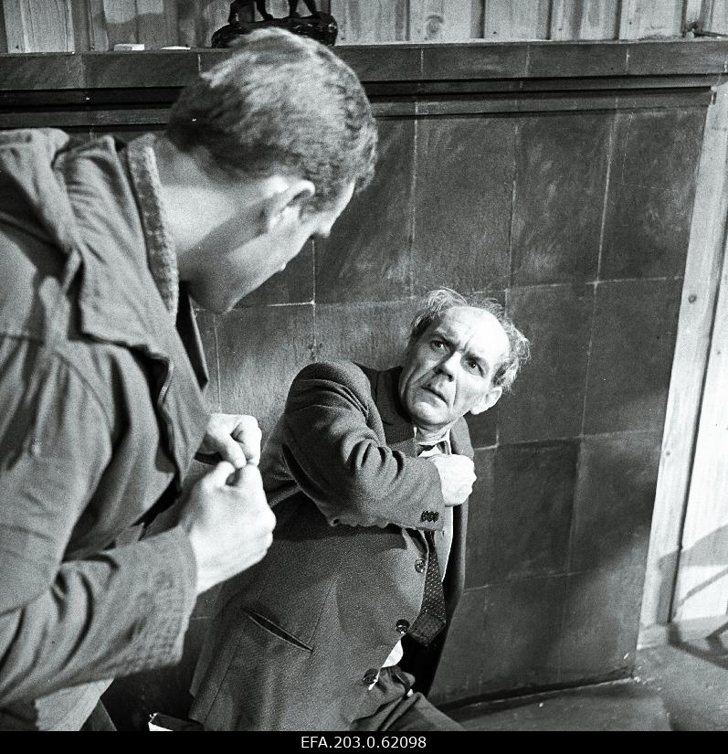 The film studio "Tallinnfilm" play film "Man of one village", Jüri-Peter Šmakov (Kard) and Kandel- Arnold Sikkel (Best).