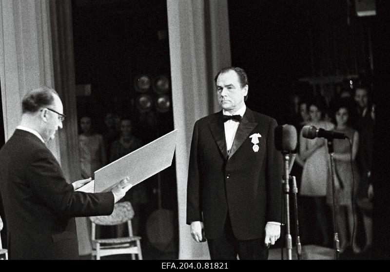 On the 50th anniversary of the birth of the Soviet Union's National Artist, Council "Estonia" Ooperisolist Georg Otsa, Secretary of the Central Committee of the ECB L.Lentsman reads the greeting letter of the Central Committee of the ECB, the Presidium of the Supreme Council of the ENSV and the Council of Ministers of the ENSV.