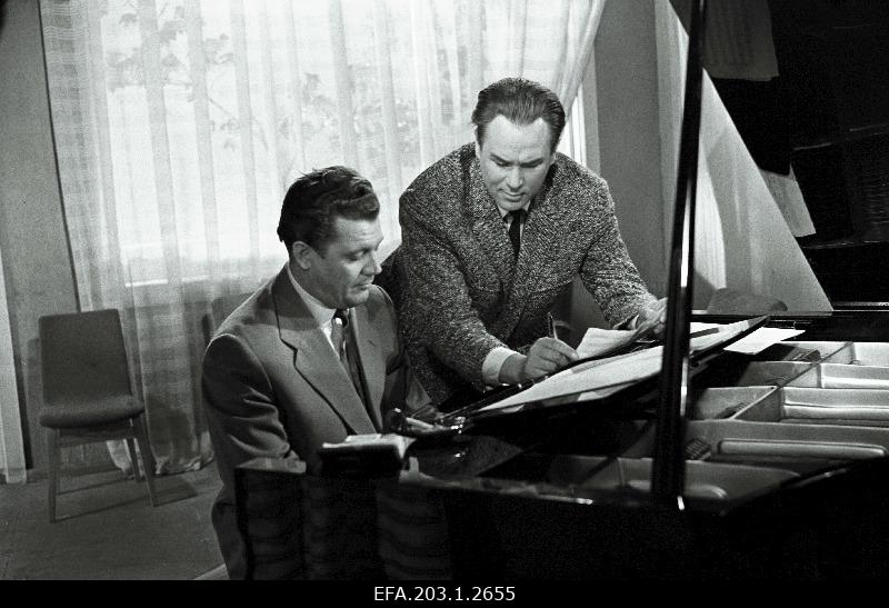 Kader Filmstudio Tallinn Films from Playfilm Eventual meeting, (left) Price - Arved Haug, Laigo - Georg Ots.