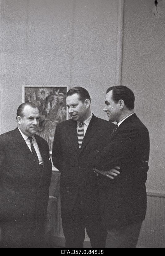 The Soviet Union's folk artist Georg Ots (righter), writer Vladimir Beekman and V.Kingissepa nim. Tra Drama Theatre actor Olev Tinn.