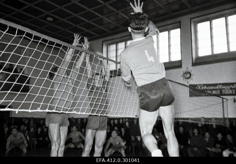 Volleyball competition Leningrad Spartak-TPI.