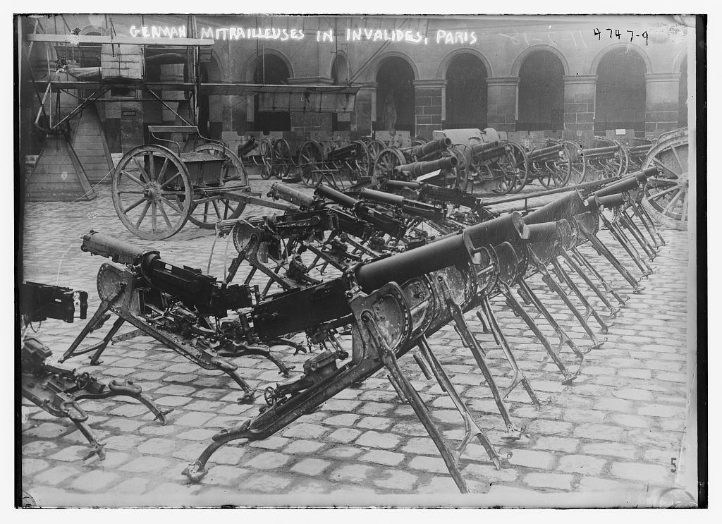 German Mitrailleuses in Invalides, Paris (Loc)
