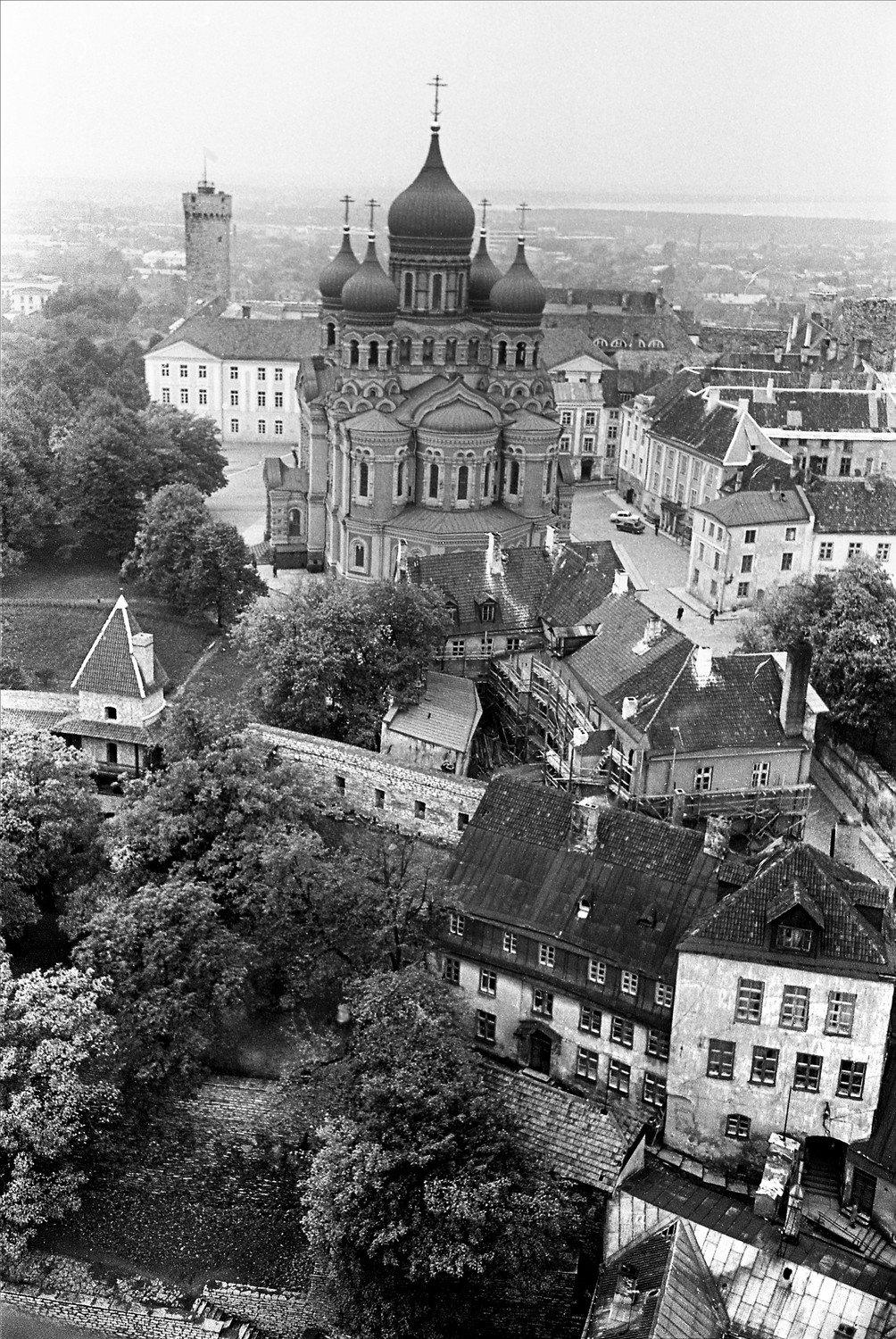 Aleksander Nevski Cathedral and the city wall from the tower of the Niguliste Church 74