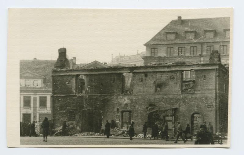 View of the ruins of Vaekoja on the Raekoja square.