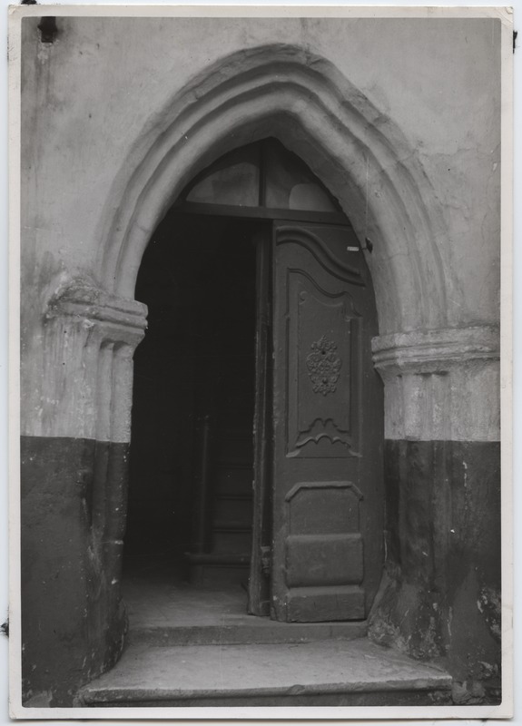 Portal of the Toom Church.