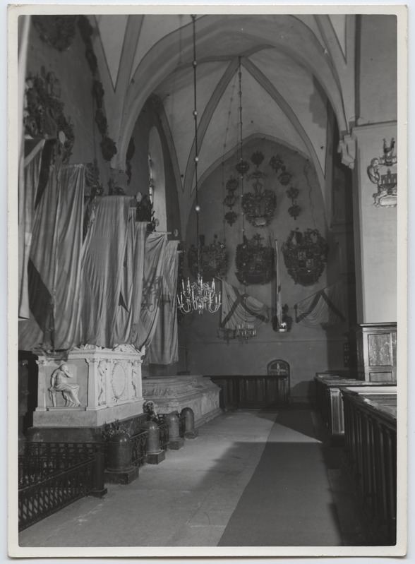 Inner view of the Toom Church.