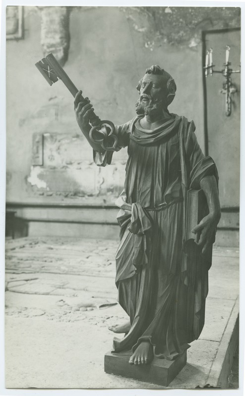 Saint Peter with the key, wooden sculpture in the Toom Church.