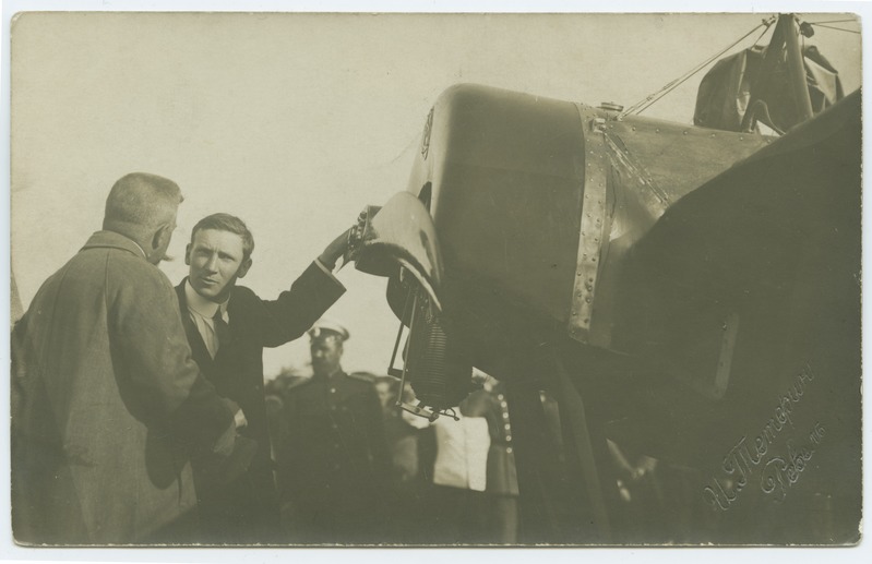 The pilot Marcel Brindejonc des Moulinais demonstrates to the viewers his plane