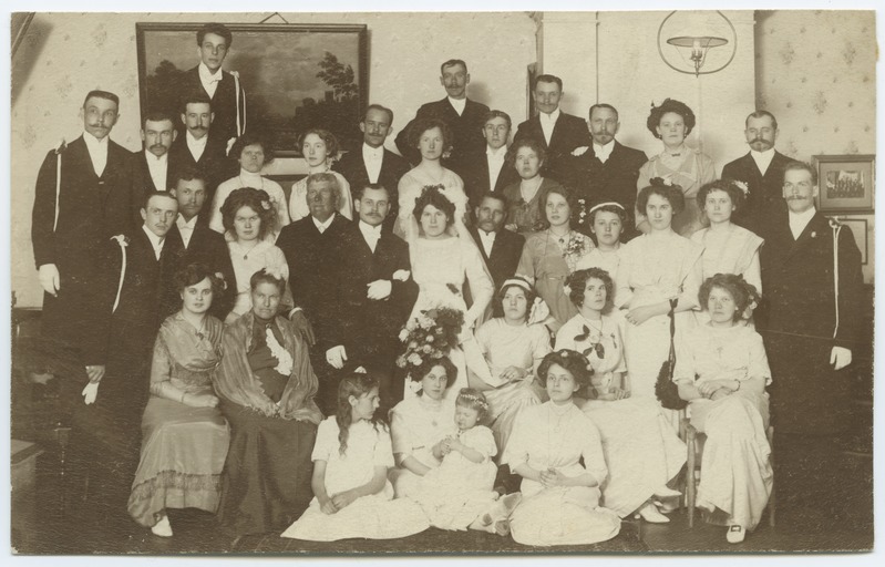 Group picture of the wedding community. Left Fourth Wilhelm Friedrich Dubas
