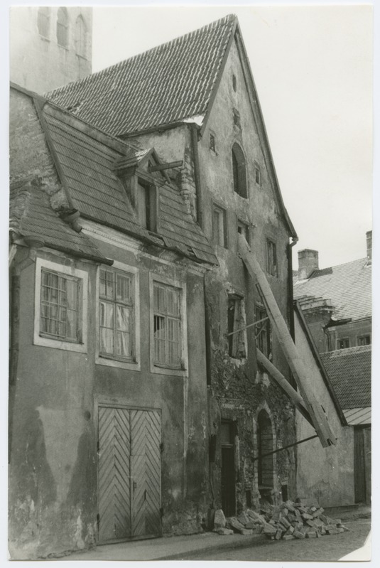 17th century residential renovation Toll Street 3, view from the street.