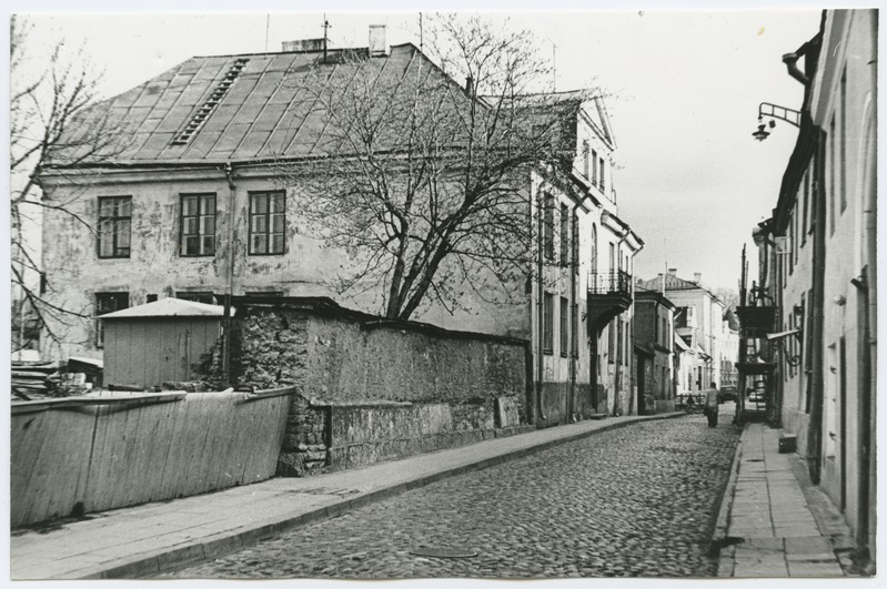 Double stone house New Street 10.