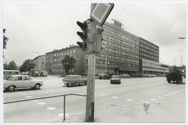 View on the crossroads of Kingissepa and Peeter Süda Street.