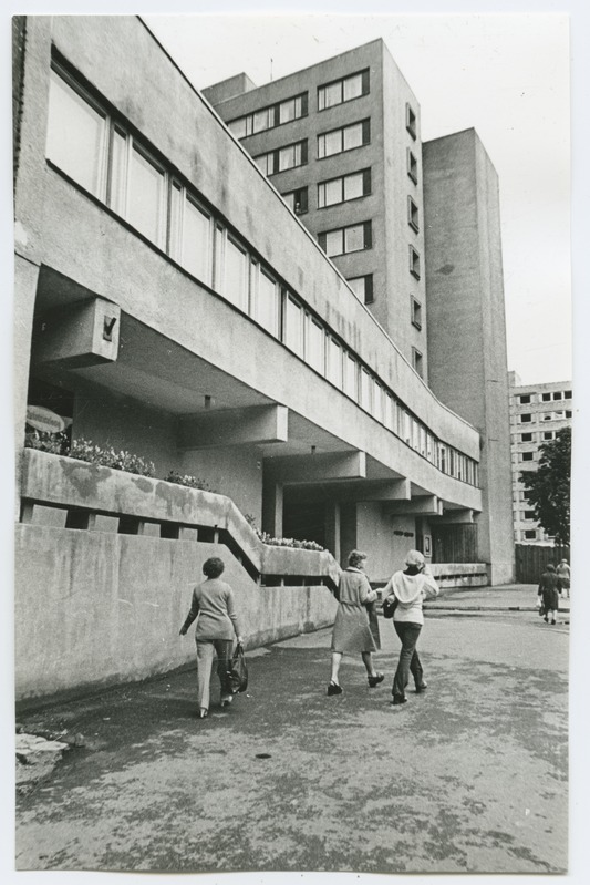 The entrance to the 22th building of Paldiski highway.