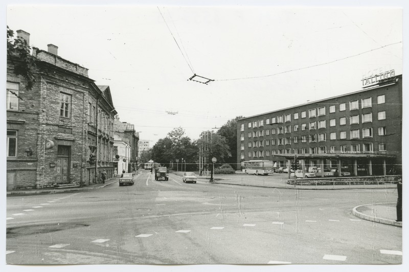 View from the Soviet street to the hotel "Tallinn".