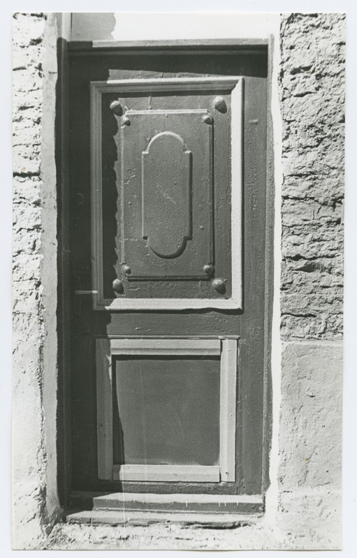 New street 33 houses wooden outdoor door.