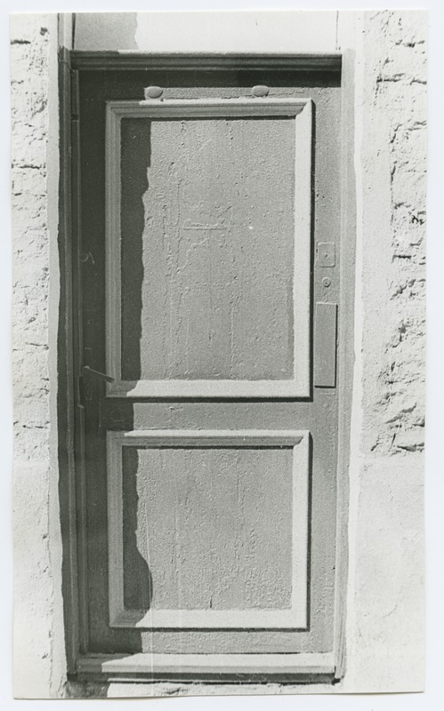 New street 33 houses wooden outdoor door.